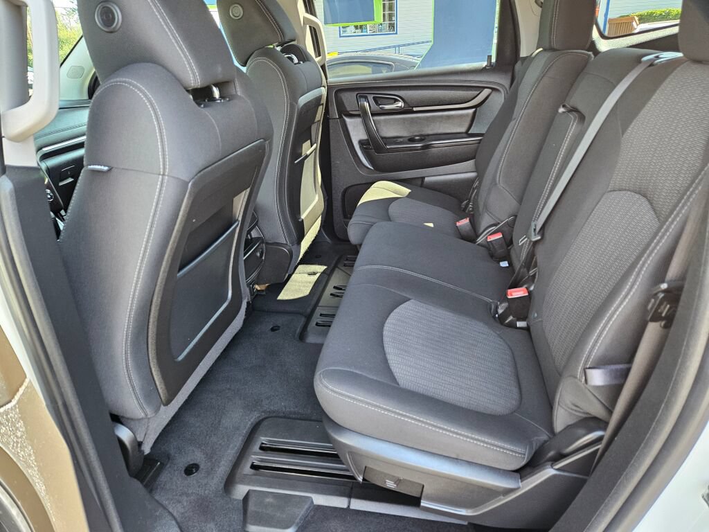 Used 2017 Chevrolet Traverse LT FWD image 13