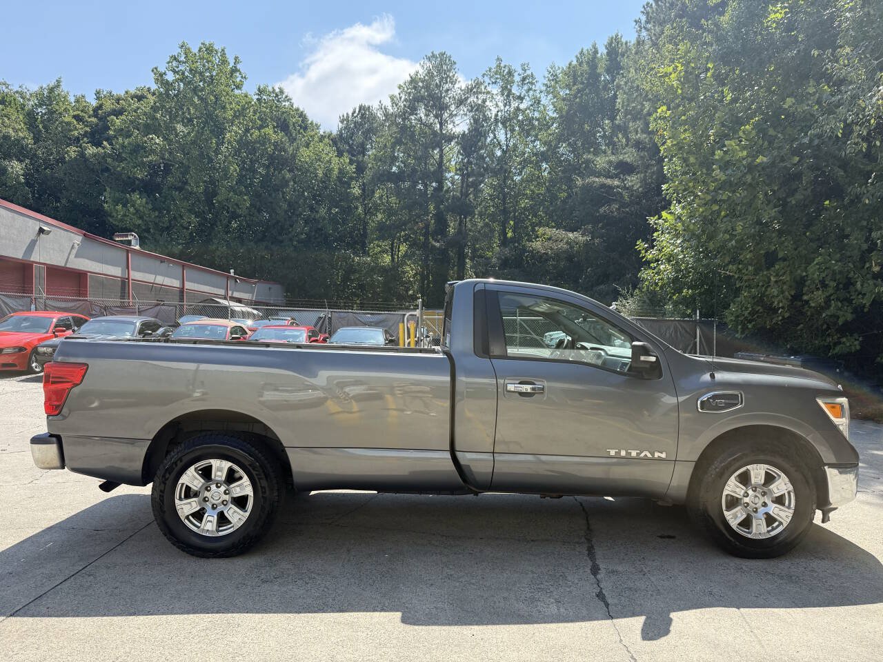 Used 2017 Nissan Titan SV RWD image 7