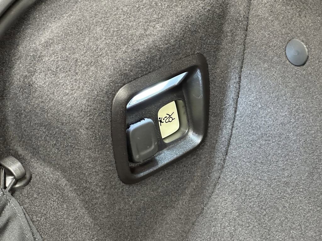 Used 2022 Chevrolet Corvette Stingray Preferred Cpe w/ Z51 Performance Package image 15