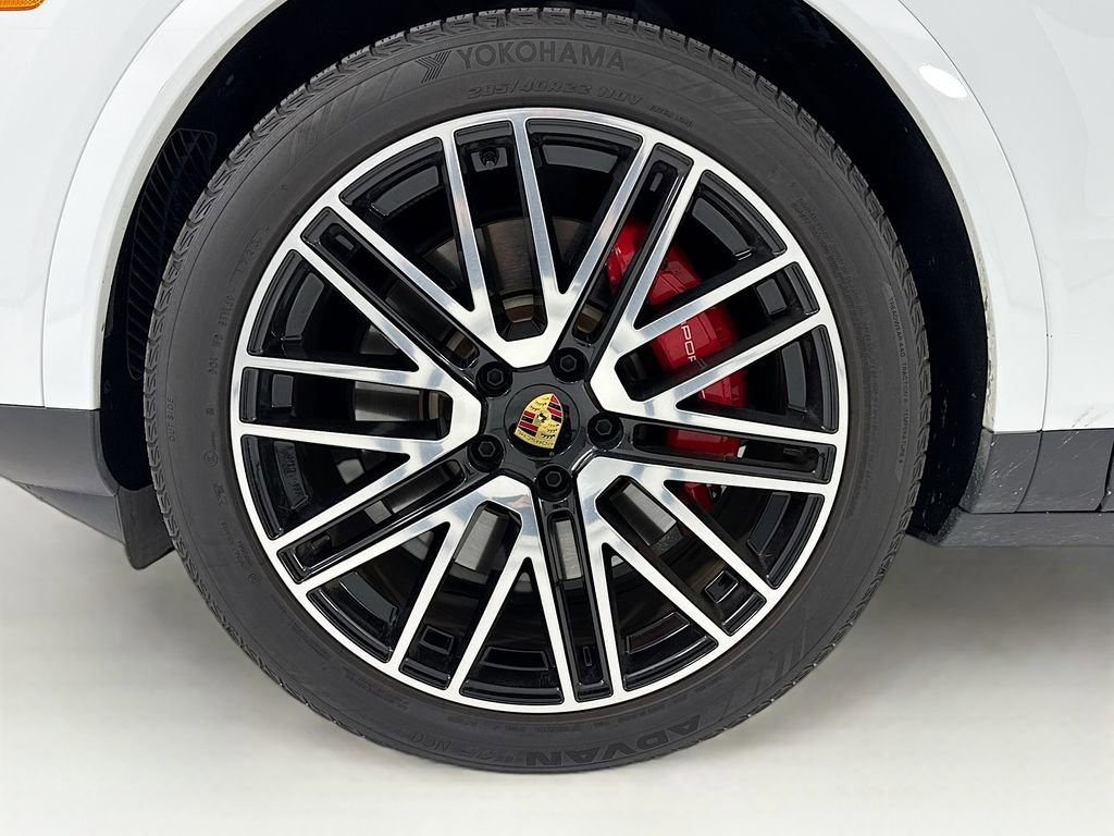 Certified 2024 Porsche Cayenne S AWD/4WD image 11
