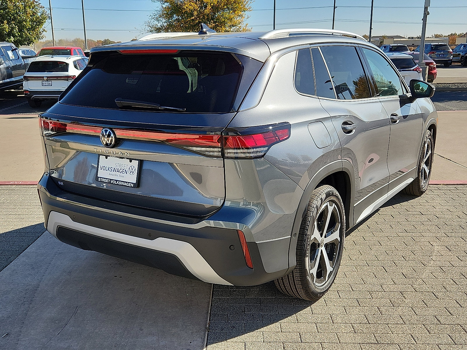 New 2026 Volkswagen Tiguan SE image 5