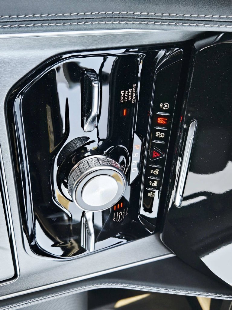New 2026 Jeep Grand Wagoneer L Limited AWD/4WD image 30
