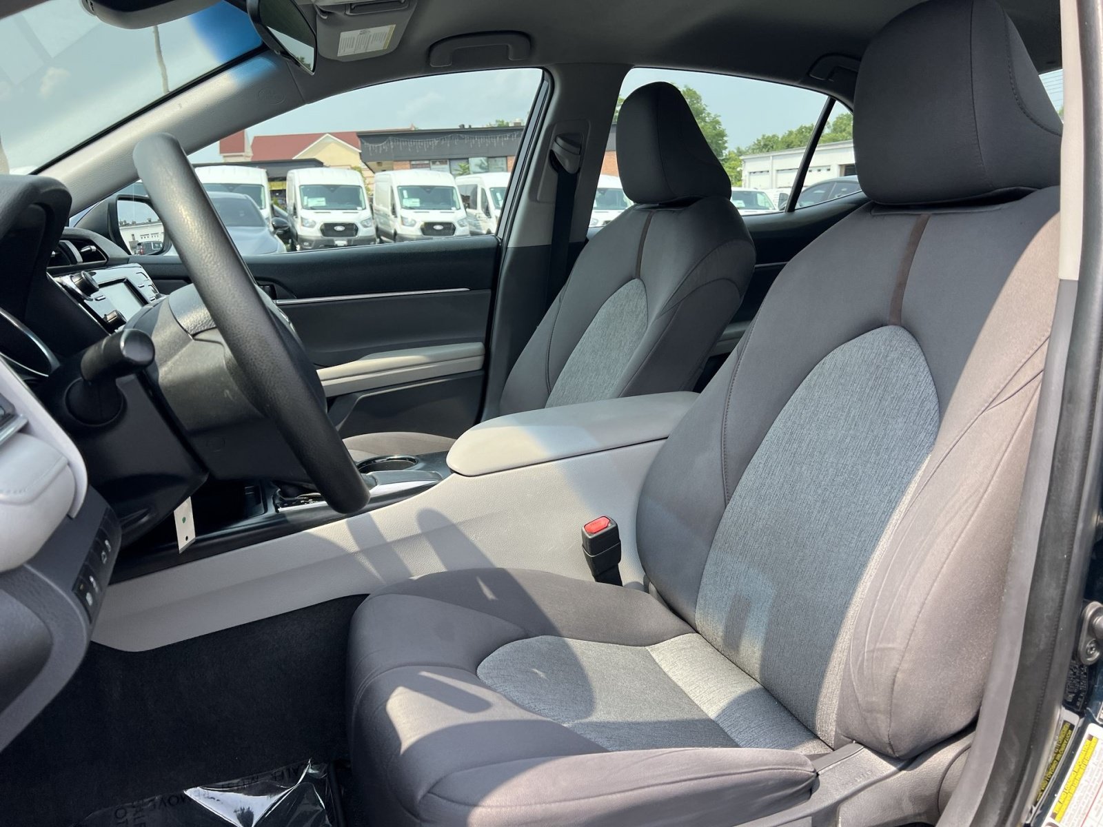 Used 2018 Toyota Camry FWD image 12