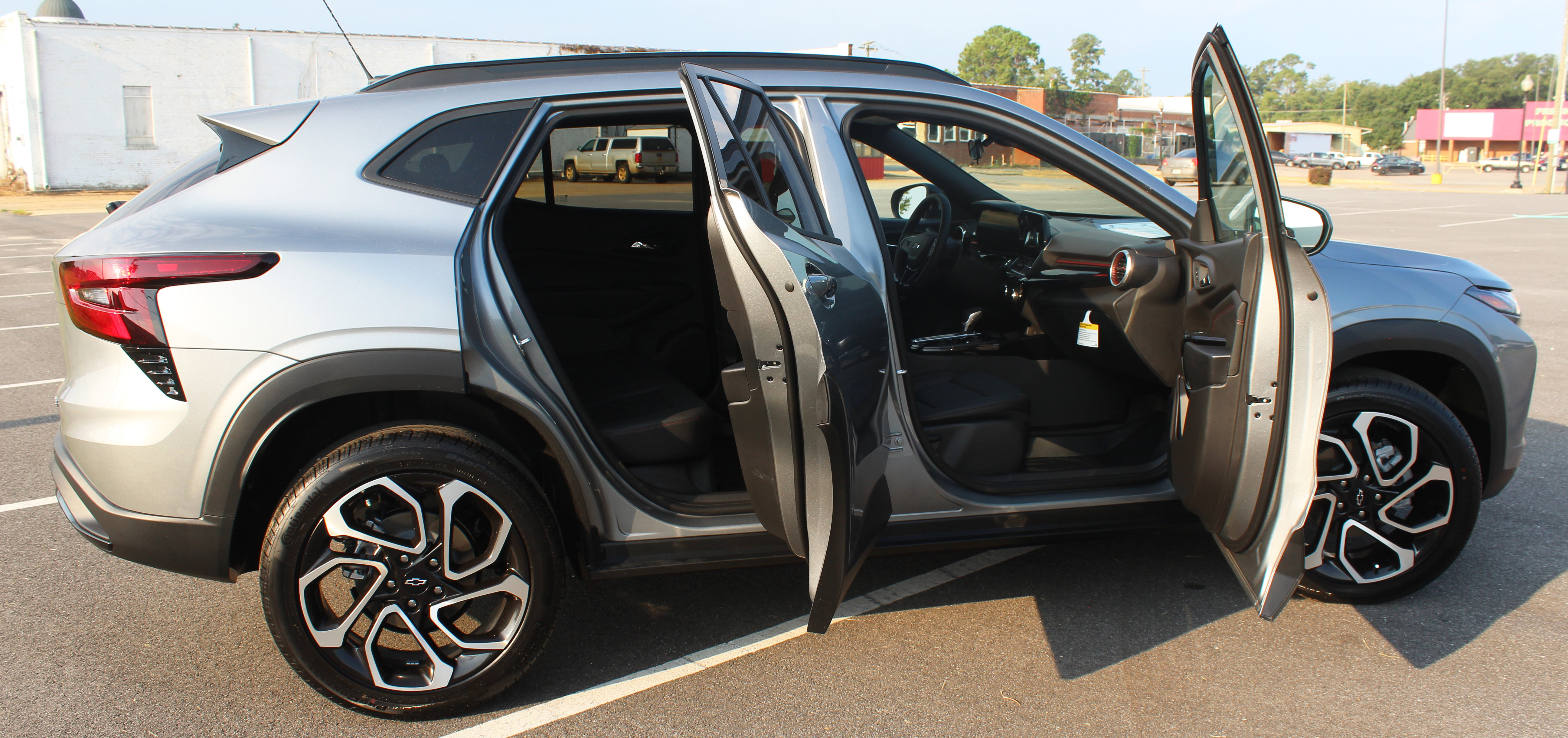 New 2025 Chevrolet Trax RS w/ Driver Confidence Package image 10