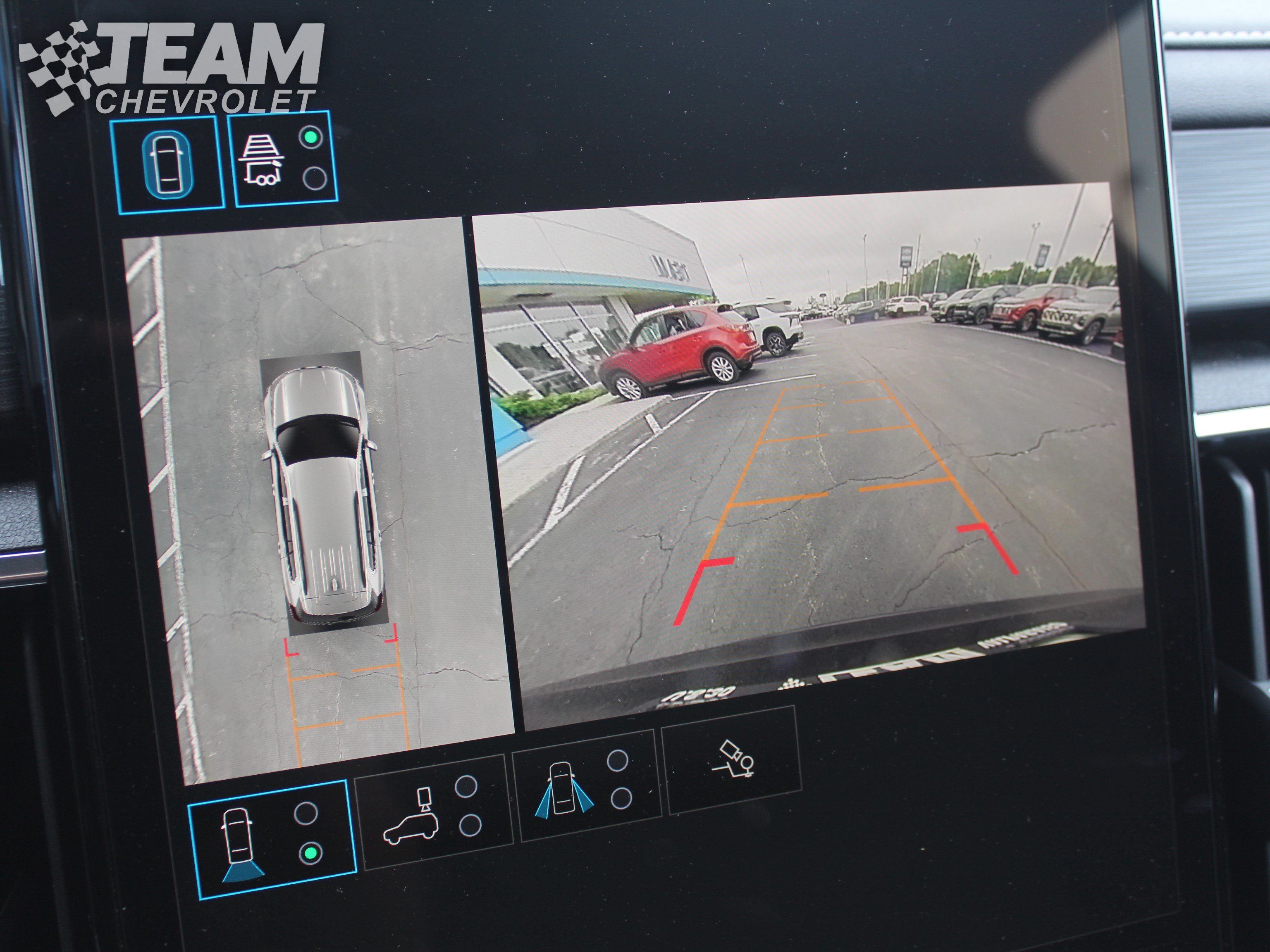Certified 2025 GMC Acadia Elevation AWD/4WD image 17