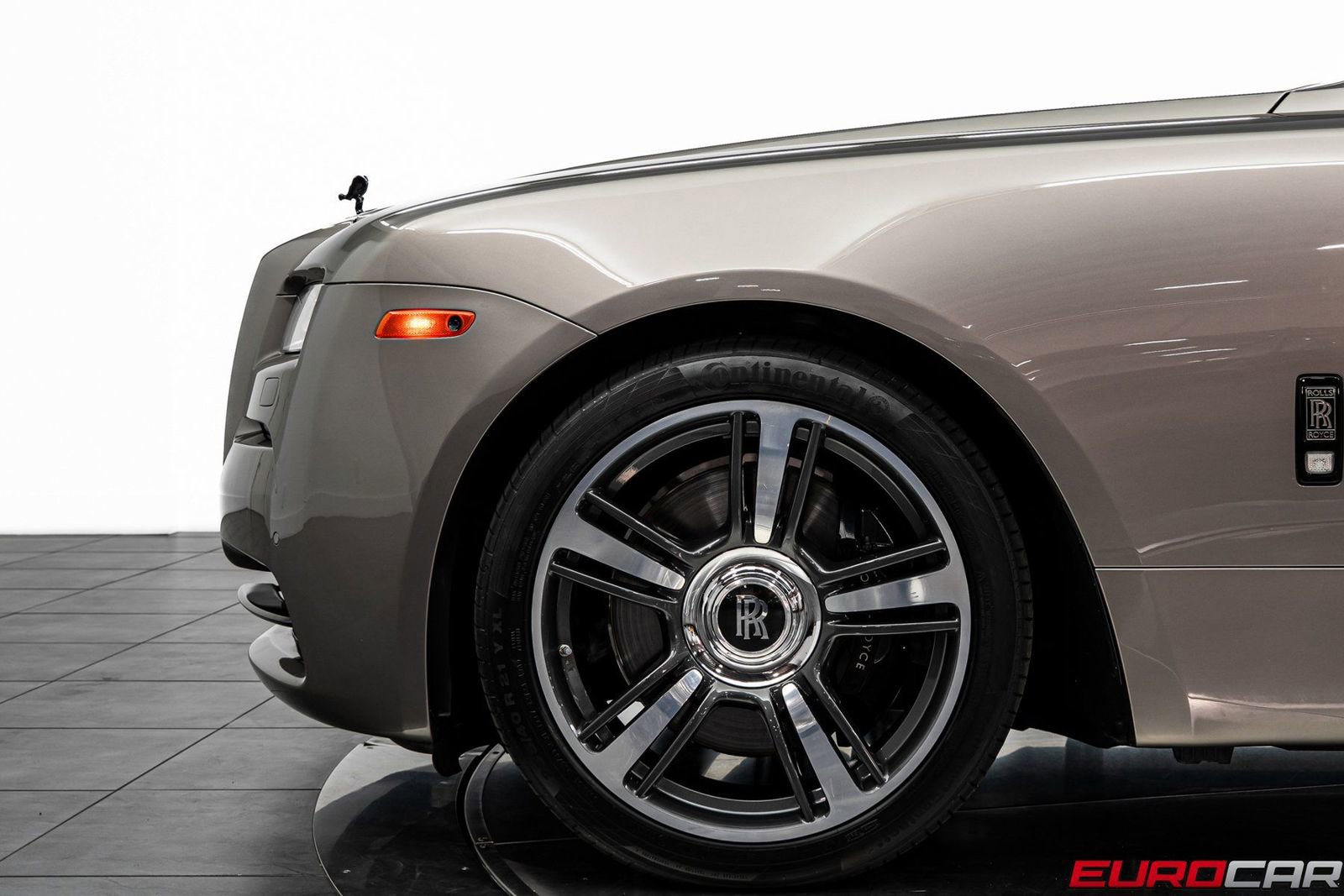 Used 2015 Rolls-Royce Wraith image 14