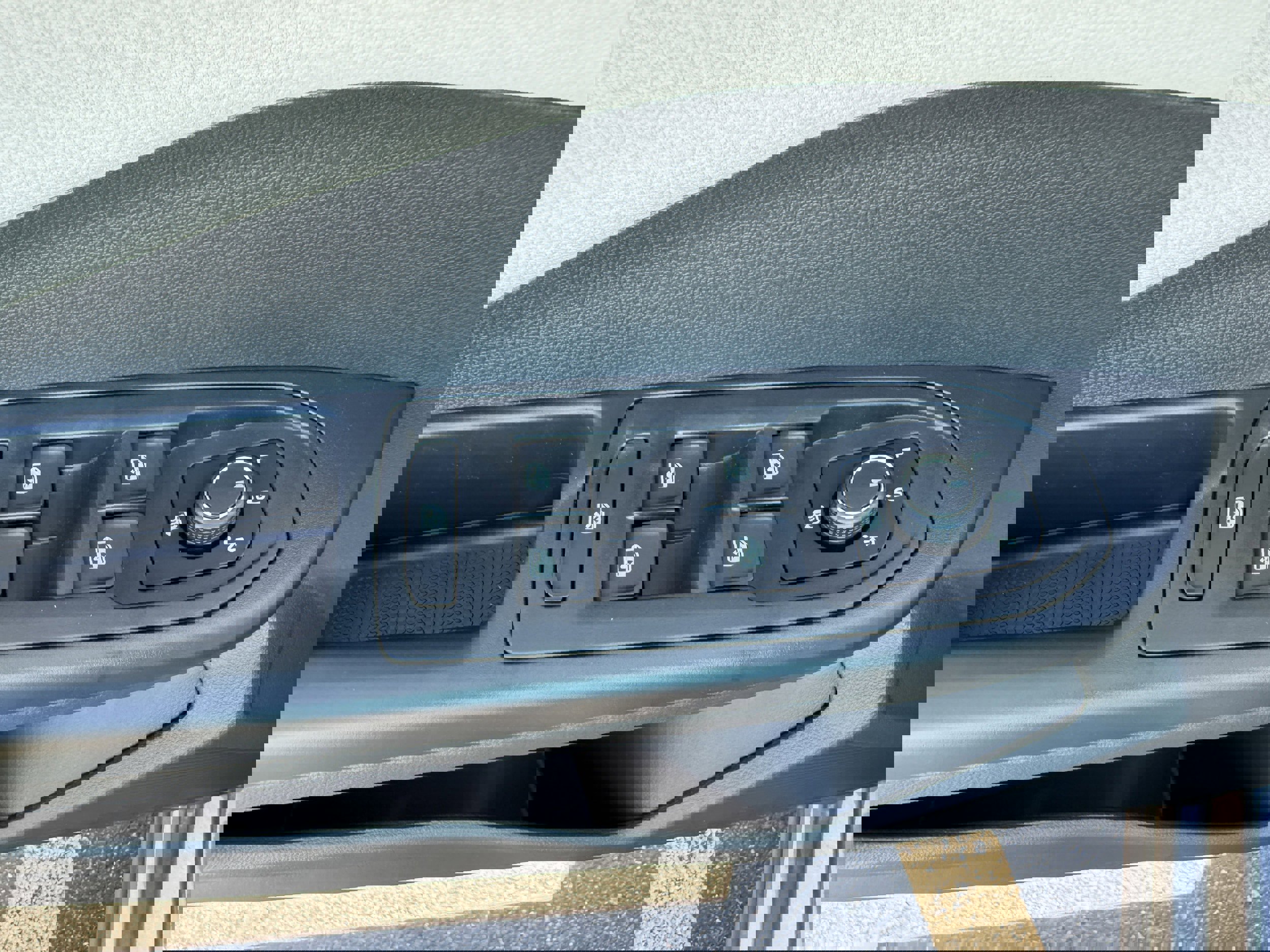 New 2025 Volkswagen Taos S image 11