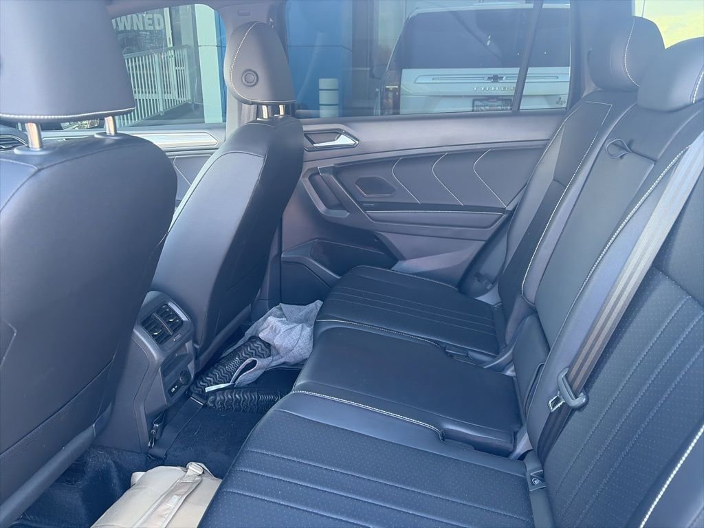 Used 2024 Volkswagen Tiguan SE R-Line AWD/4WD image 14