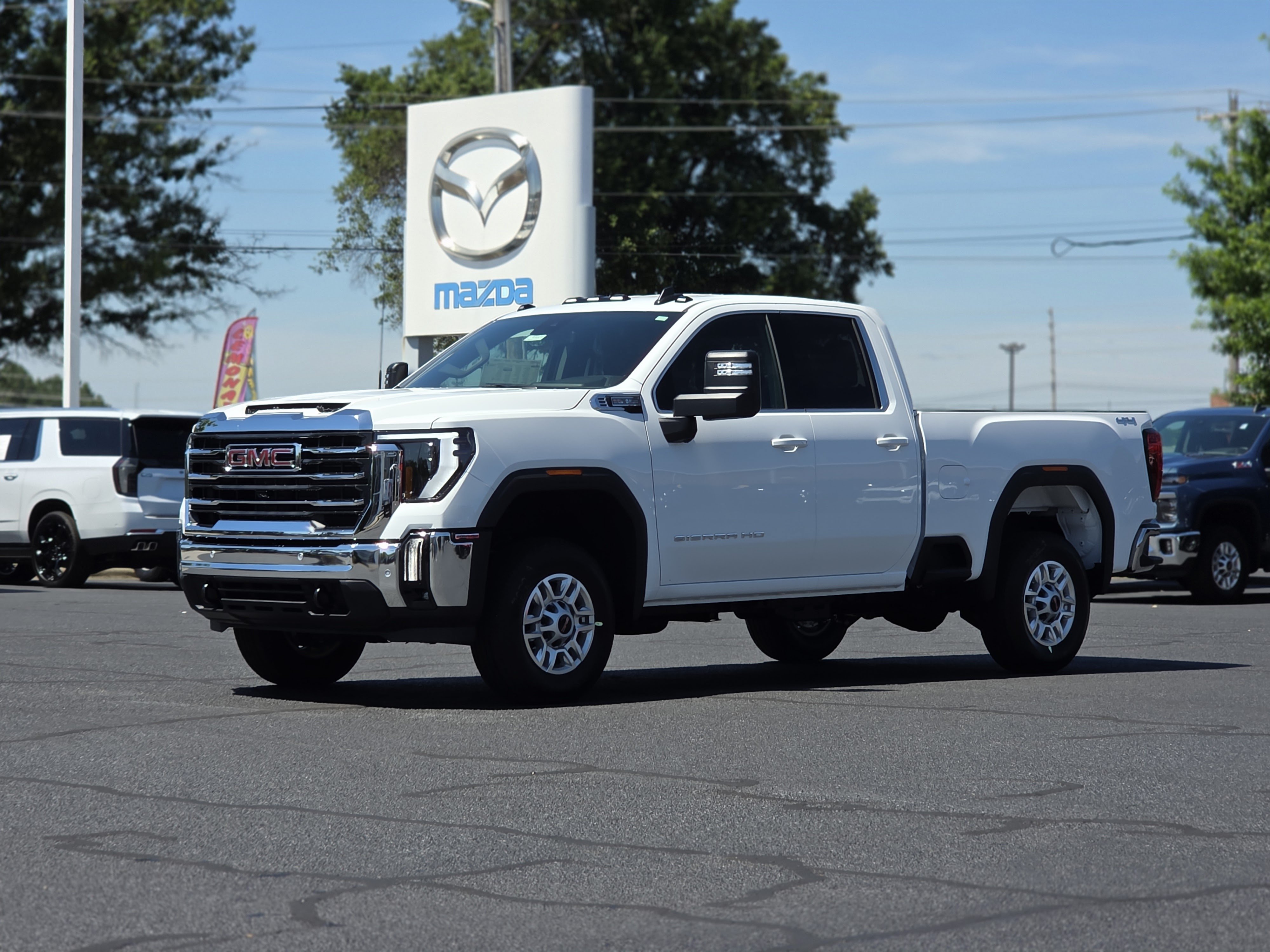 New 2026 GMC Sierra 2500 SLE AWD/4WD image 3