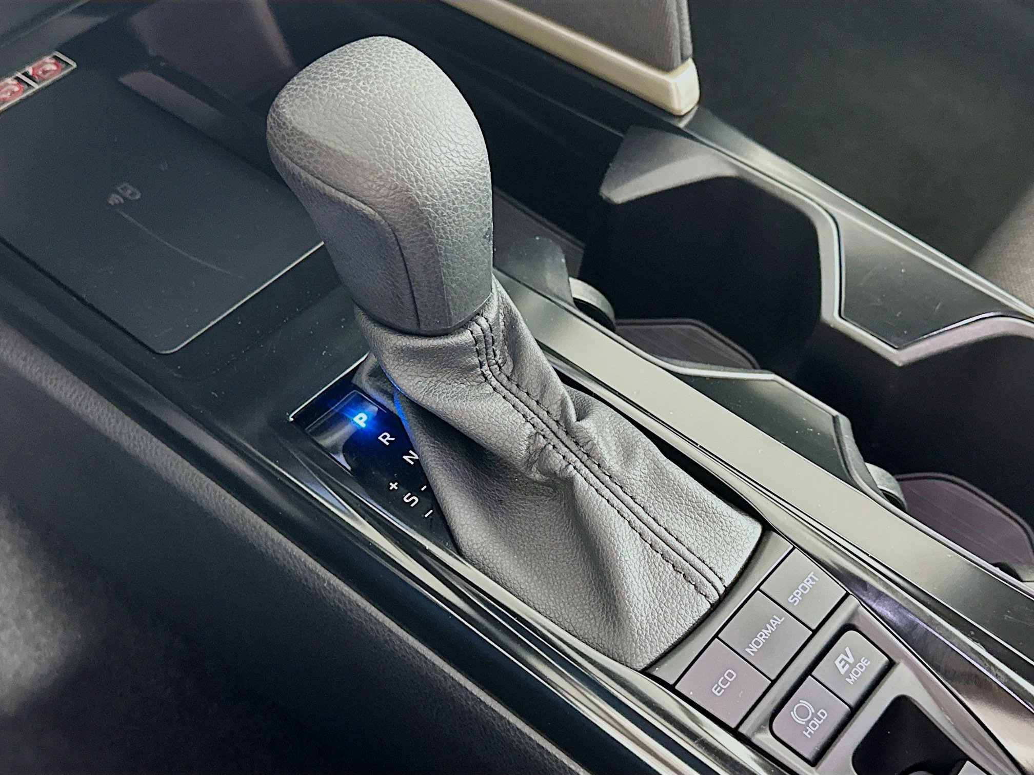 Used 2025 Toyota Camry LE image 24