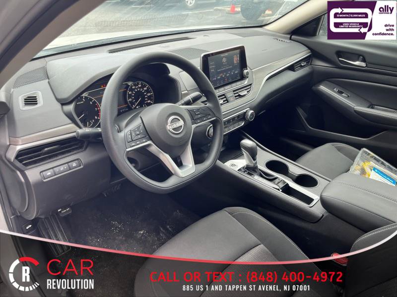 Used 2025 Nissan Altima 2.5 SV FWD image 9