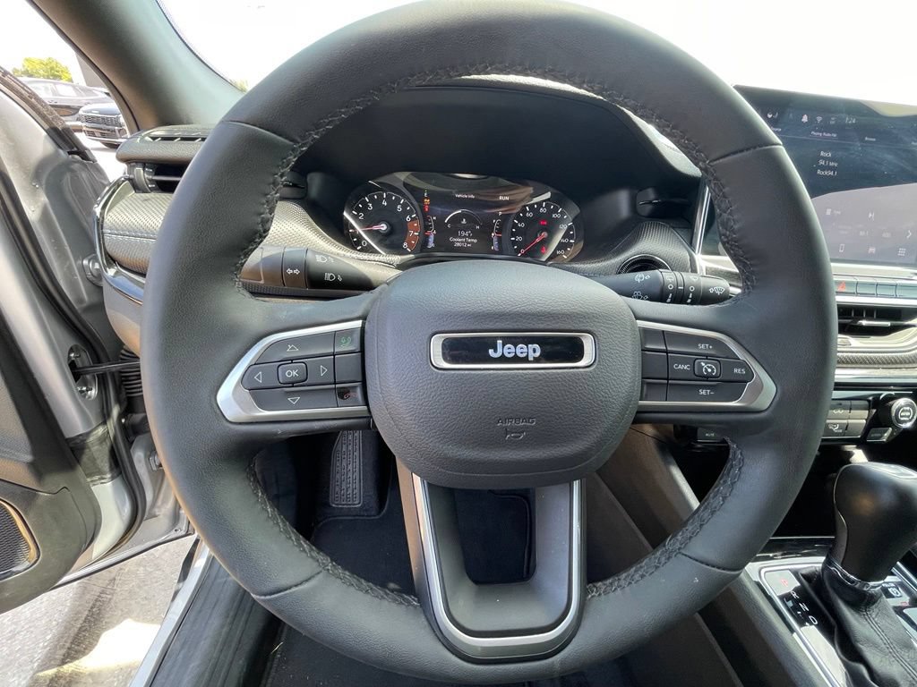 Used 2025 Jeep Compass Latitude w/ Altitude Special Edition AWD/4WD image 12