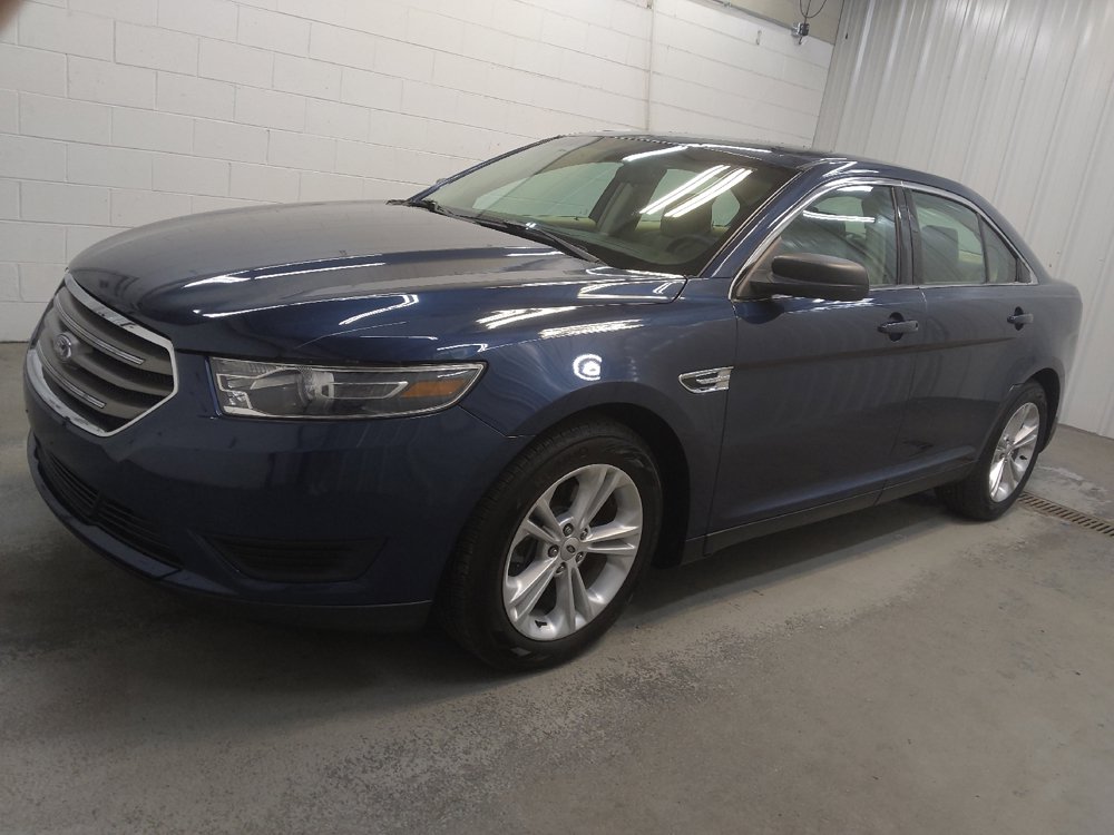 Used 2017 Ford Taurus SE FWD image 2