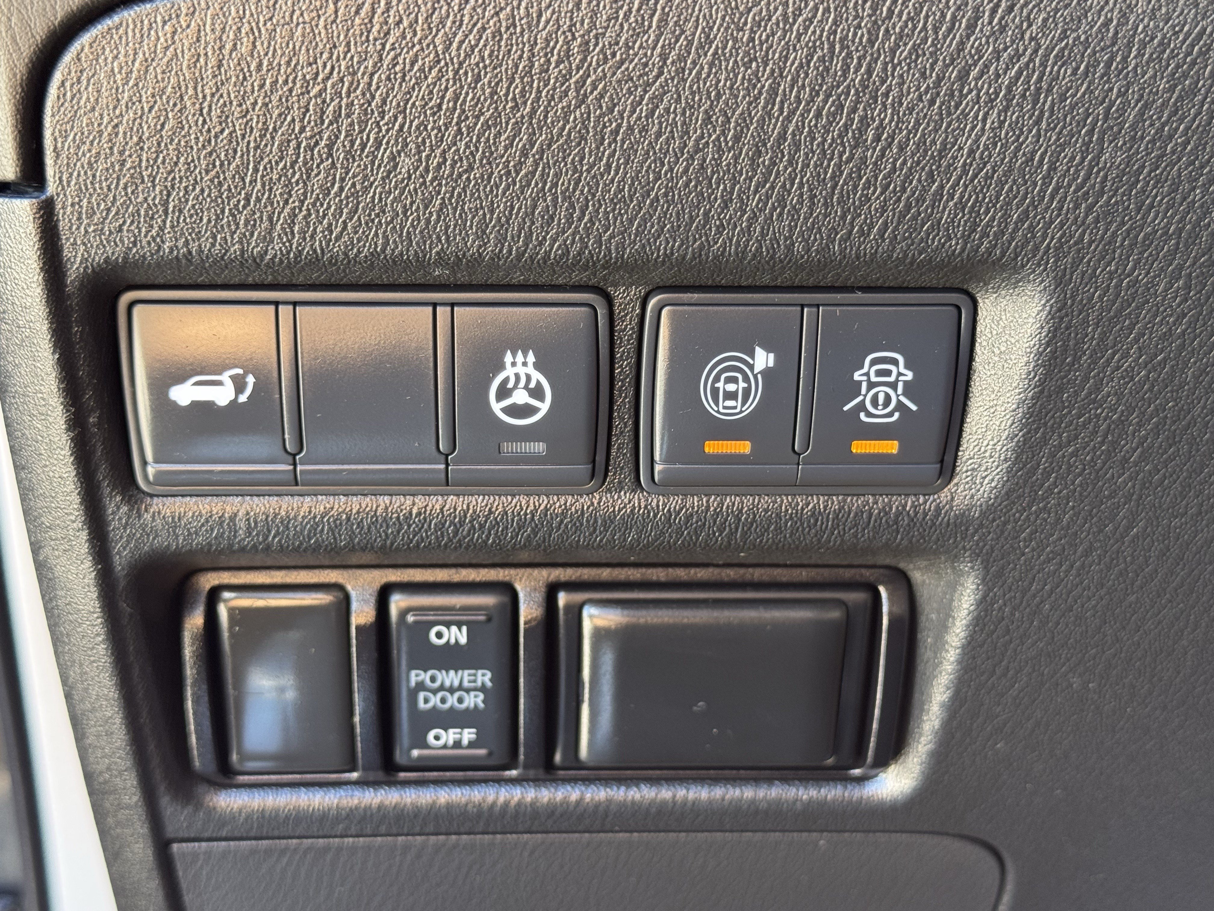 Used 2020 Nissan Armada Platinum w/ Captain's Chairs Package RWD image 20