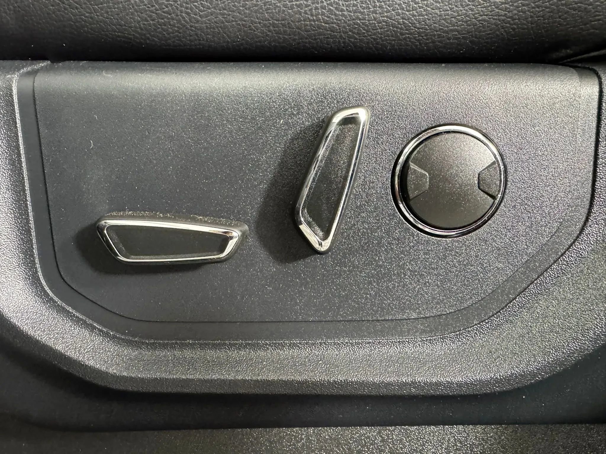 Used 2020 Ford Expedition Limited w/ Equipment Group 301A image 37