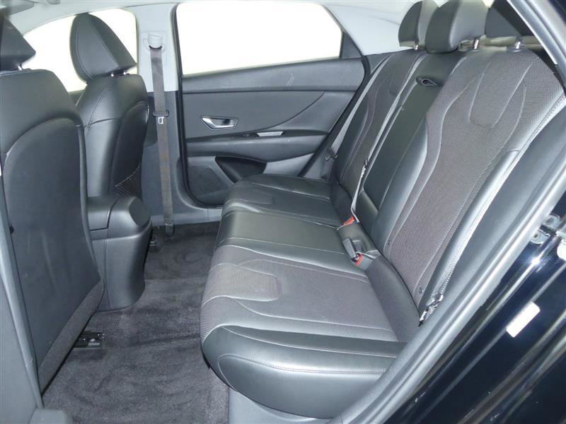 Used 2022 Hyundai Elantra Limited image 23