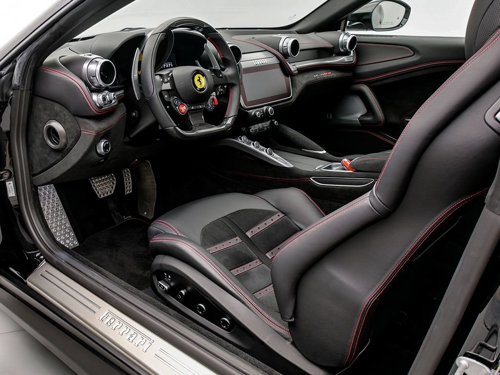 Used 2020 Ferrari GTC4Lusso T RWD image 9
