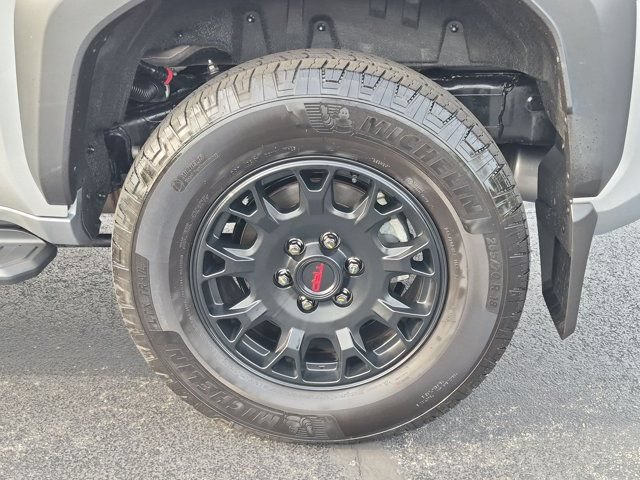 Certified 2025 Toyota 4Runner TRD Off-Road Premium AWD/4WD image 8