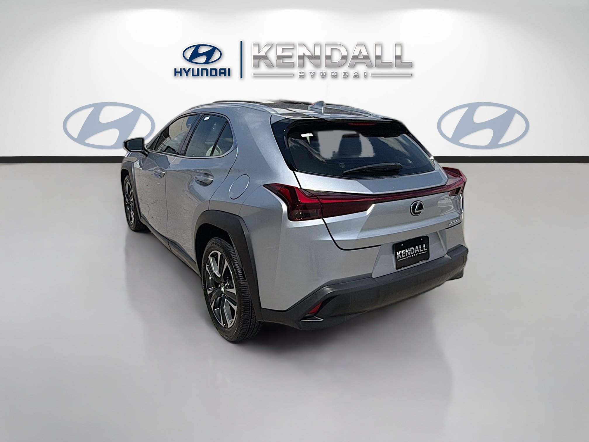 Used 2025 Lexus UX 300h FWD image 4