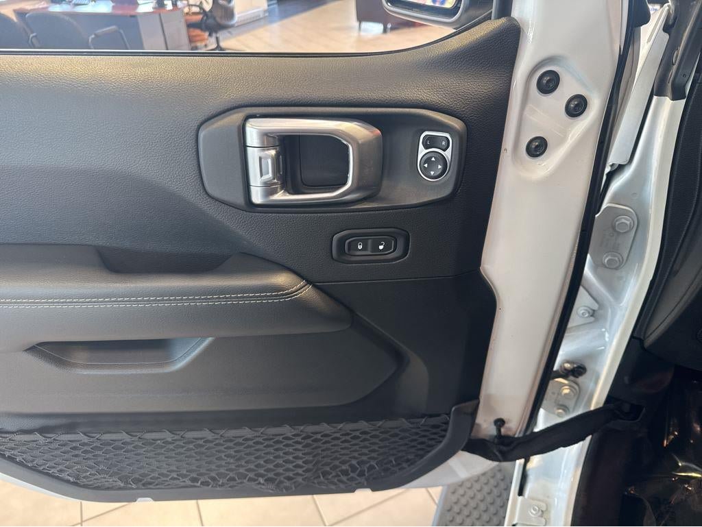Used 2021 Jeep Wrangler Unlimited Sahara AWD/4WD image 18