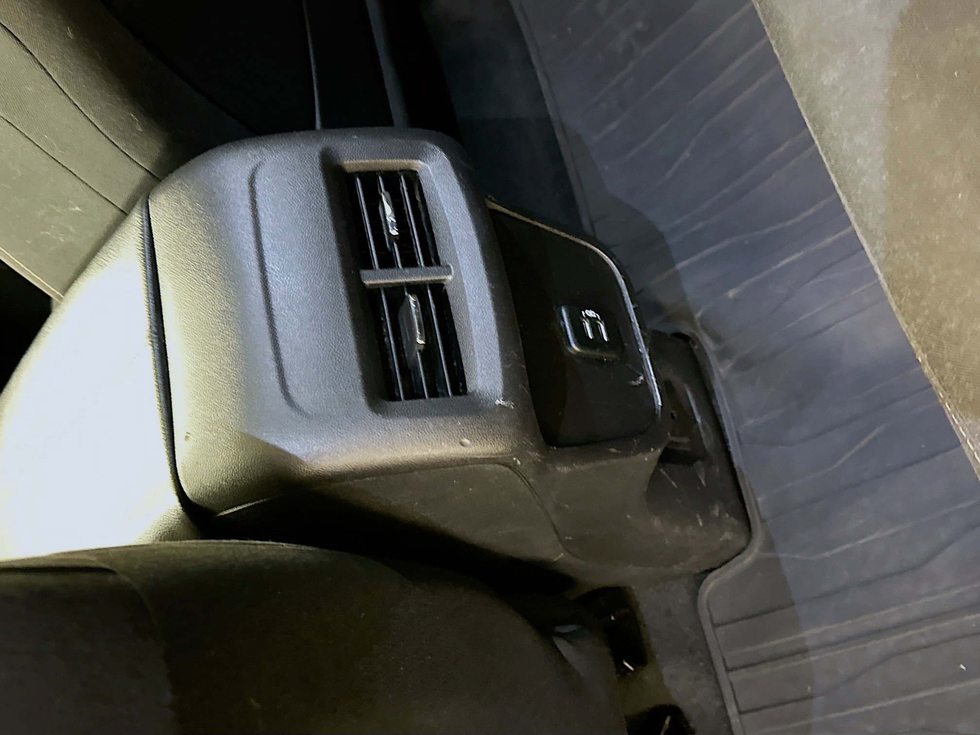 Used 2018 GMC Terrain SLE w/ Driver Convenience Package image 28