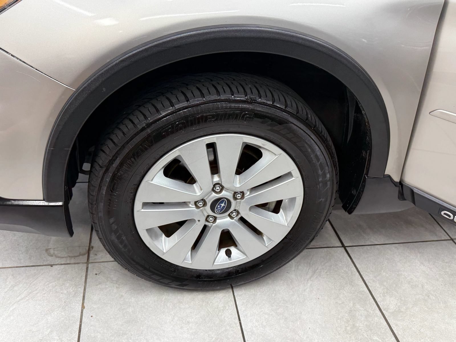 Used 2017 Subaru Outback 2.5i Premium AWD/4WD image 38