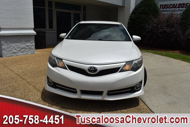 Used 2014 Toyota Camry SE FWD image 4