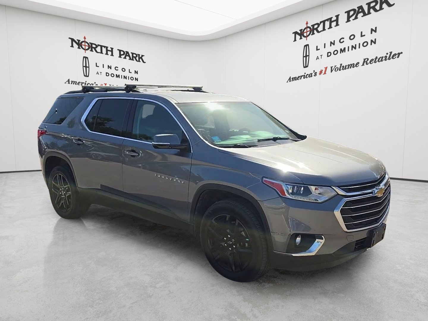 Used 2019 Chevrolet Traverse LT FWD image 7