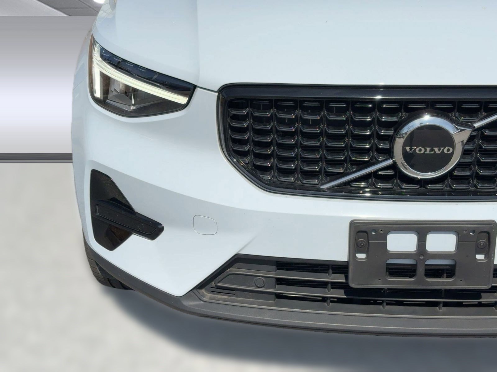 Certified 2024 Volvo XC40 B5 Core image 26