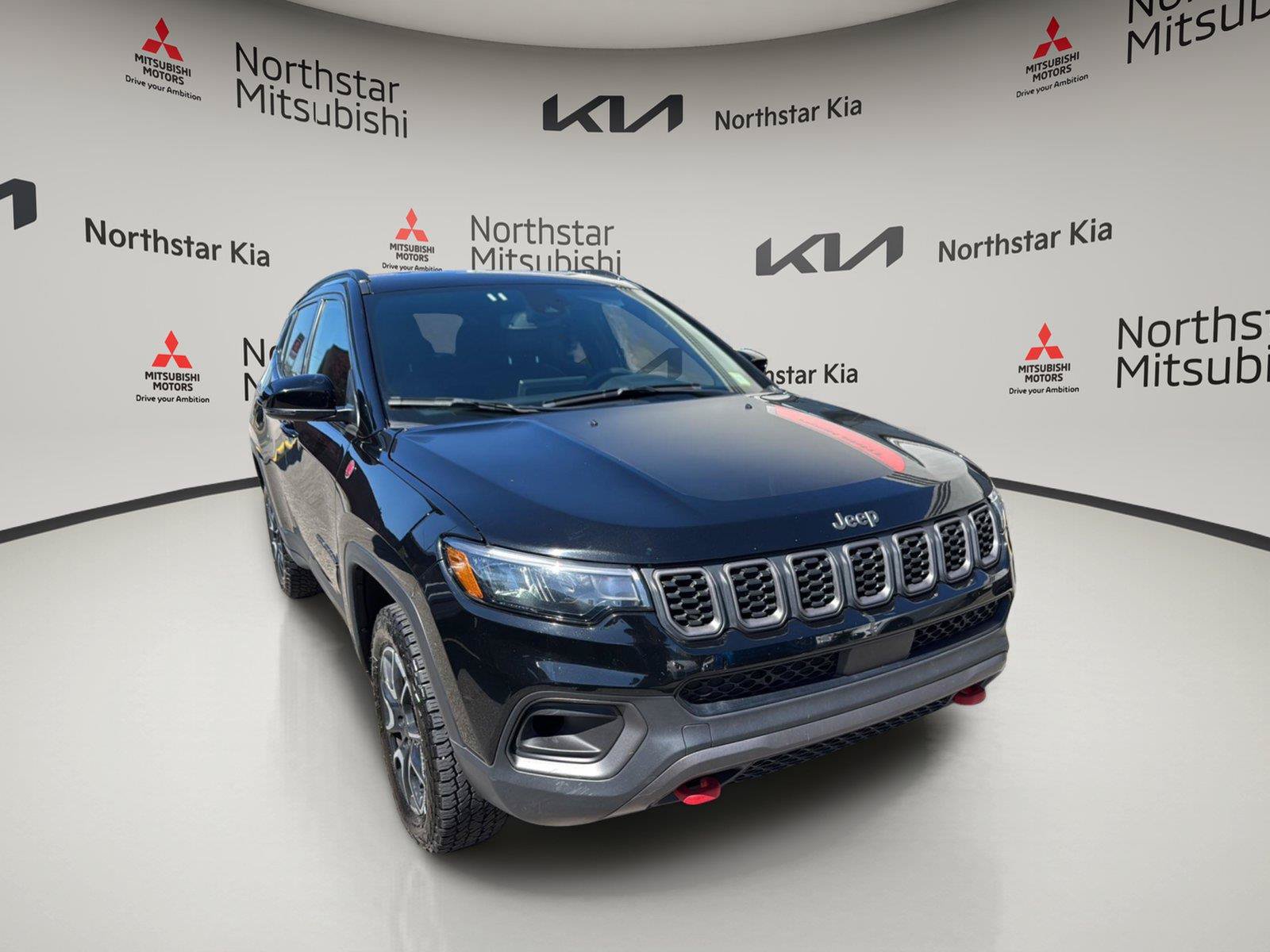 Used 2024 Jeep Compass Trailhawk AWD/4WD image 8