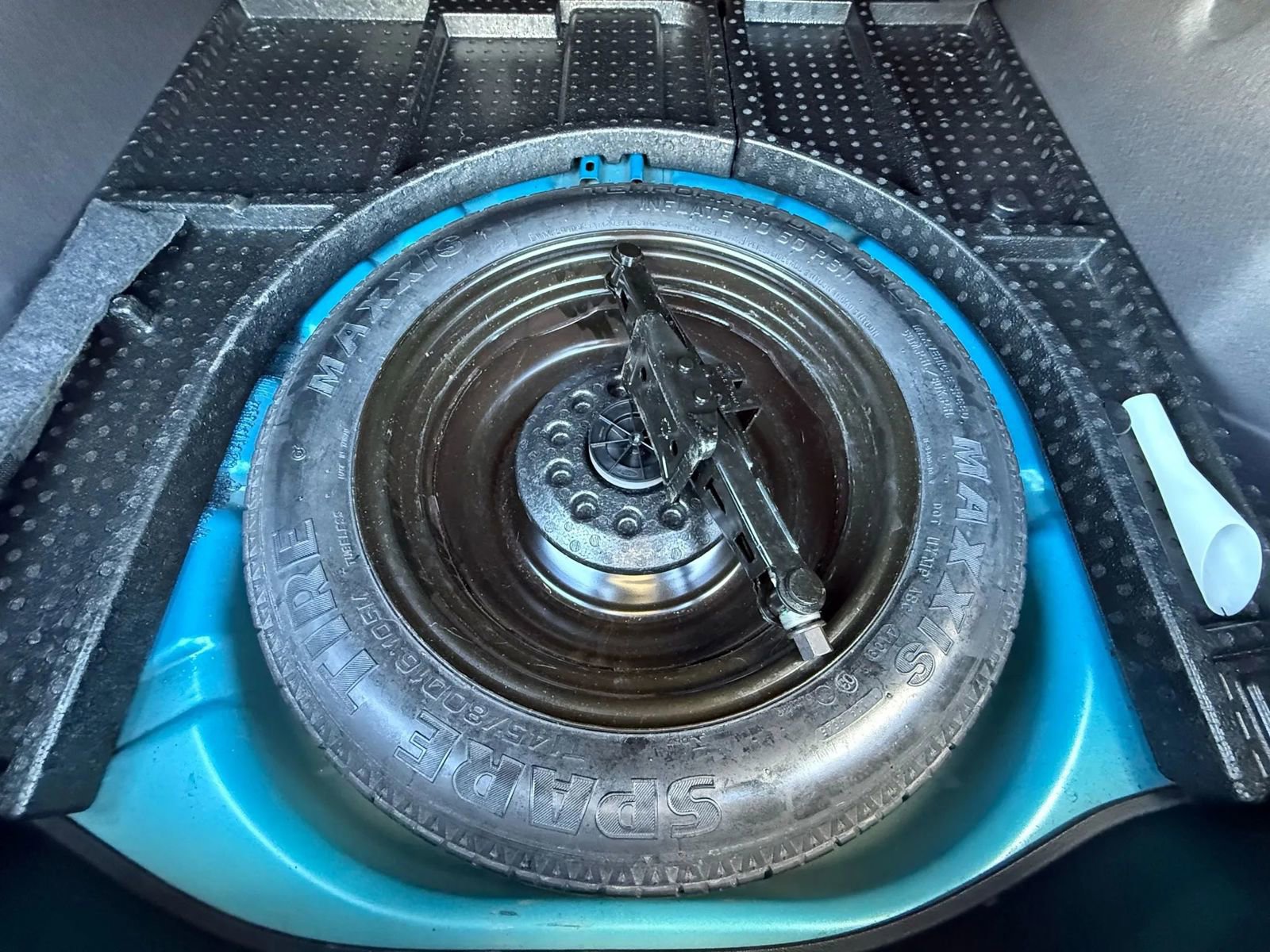 Used 2013 Ford Focus SE w/ SE Winter Pkg image 10