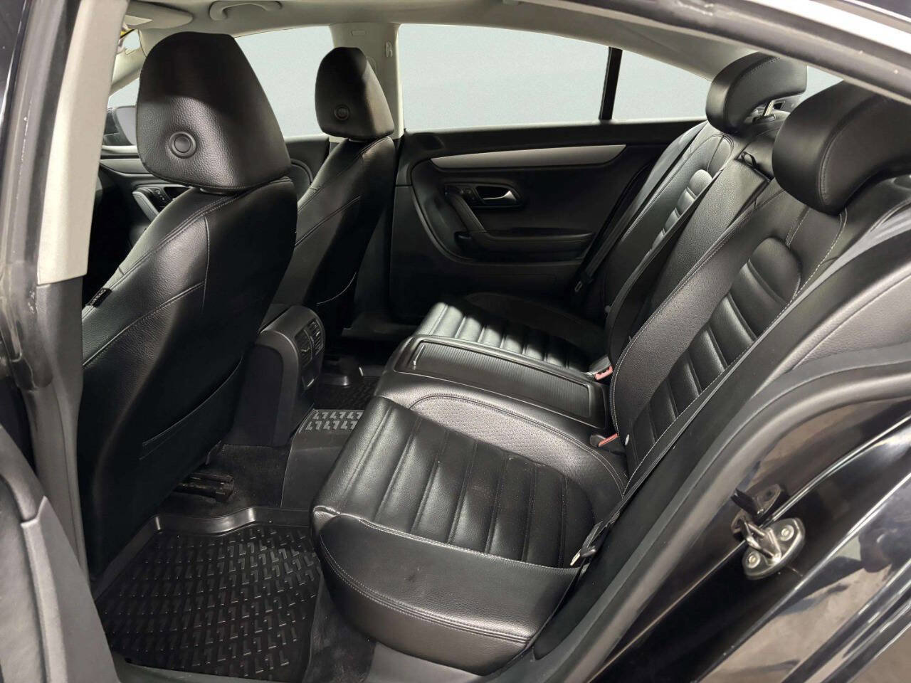 Used 2012 Volkswagen CC Sport FWD image 16