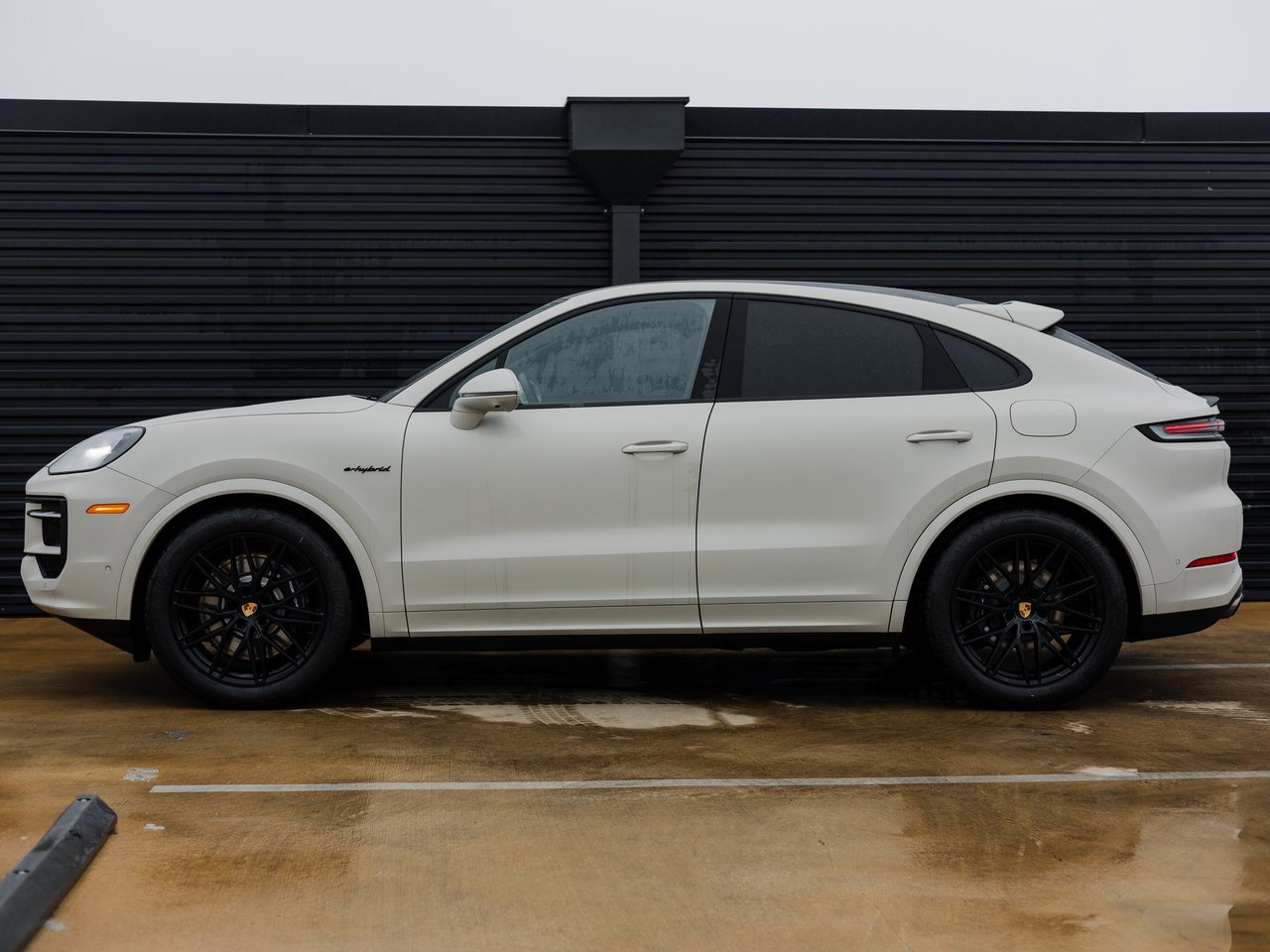 New 2026 Porsche Cayenne E-Hybrid Coupe image 2