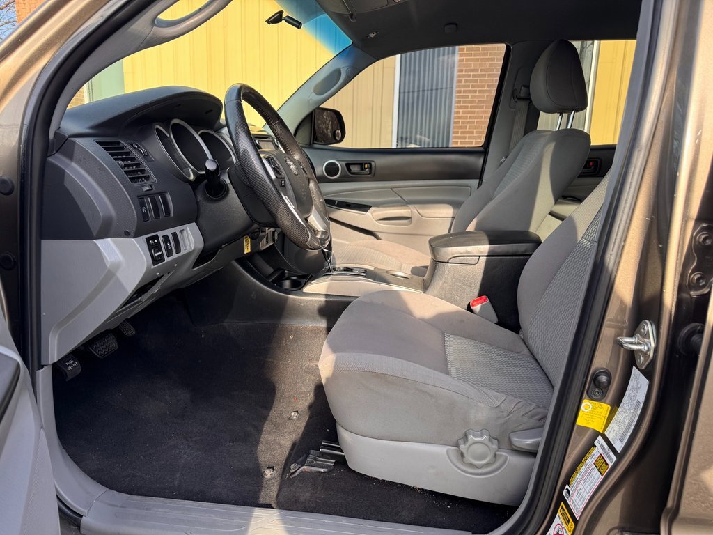 Used 2014 Toyota Tacoma PreRunner w/ SR5 Package image 10