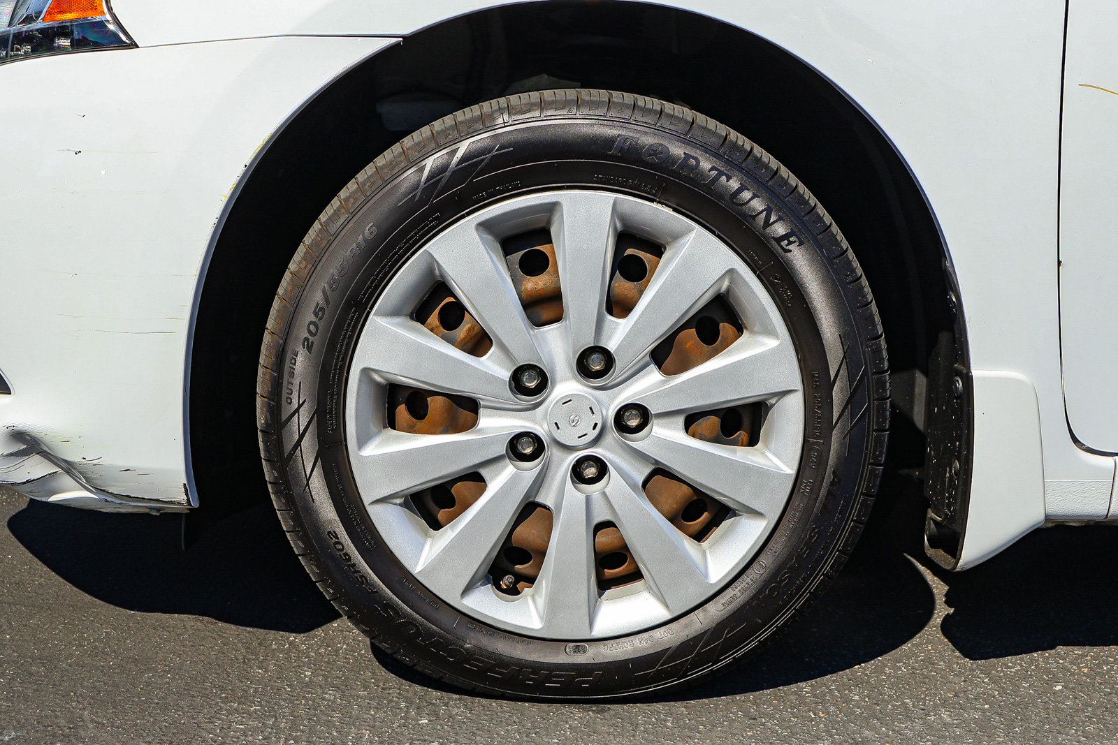 Used 2015 Nissan Sentra S FWD image 14