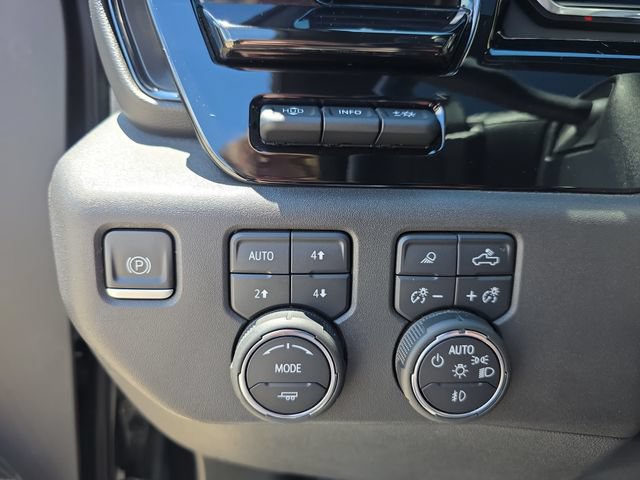Used 2022 Chevrolet Silverado 1500 ZR2 w/ Technology Package AWD/4WD image 25