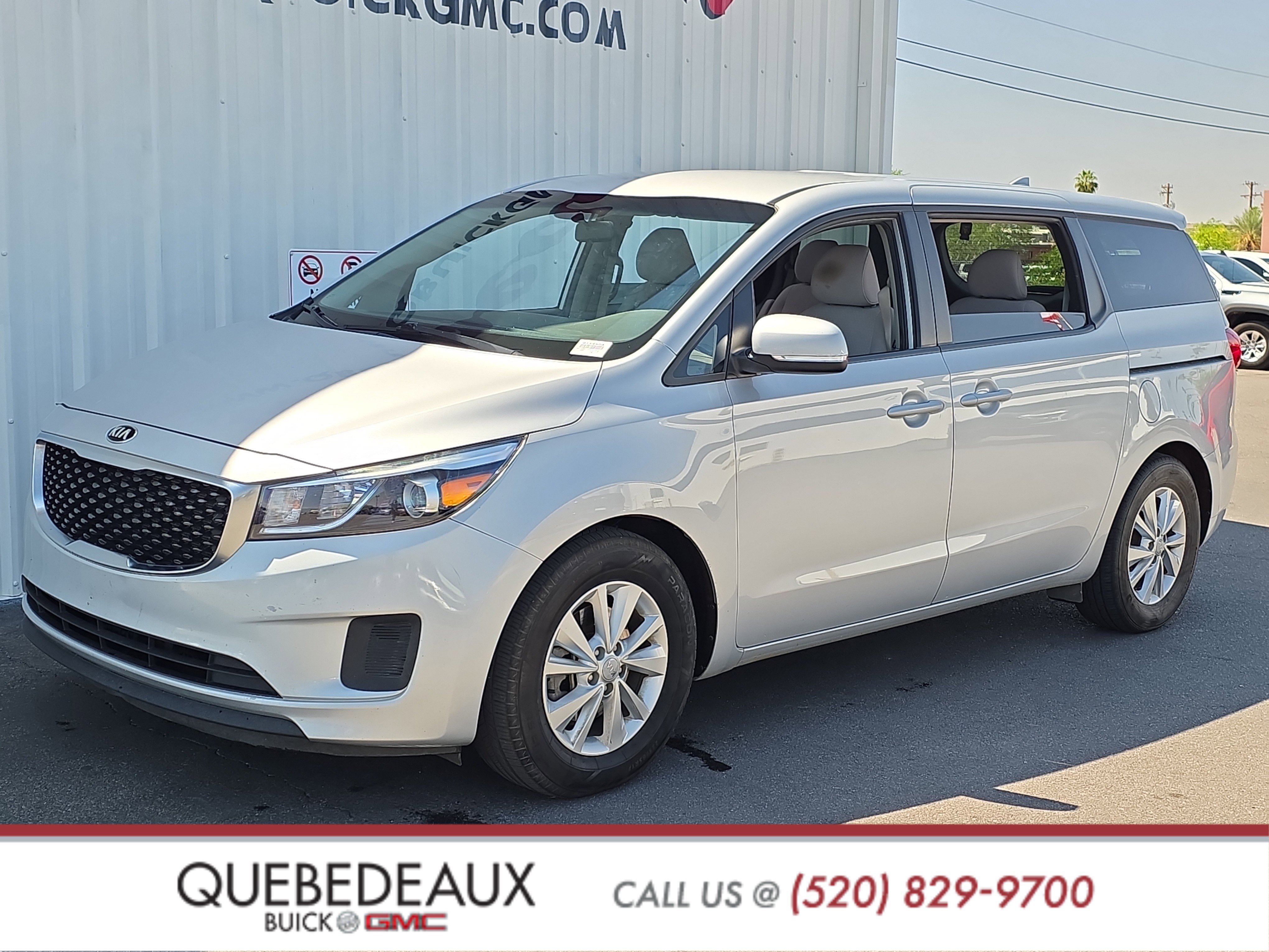 Used 2018 Kia Sedona LX image 3