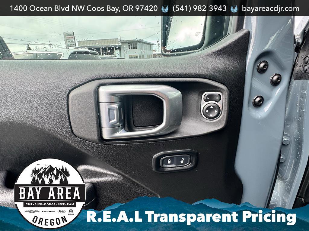 Used 2024 Jeep Wrangler Willys image 12