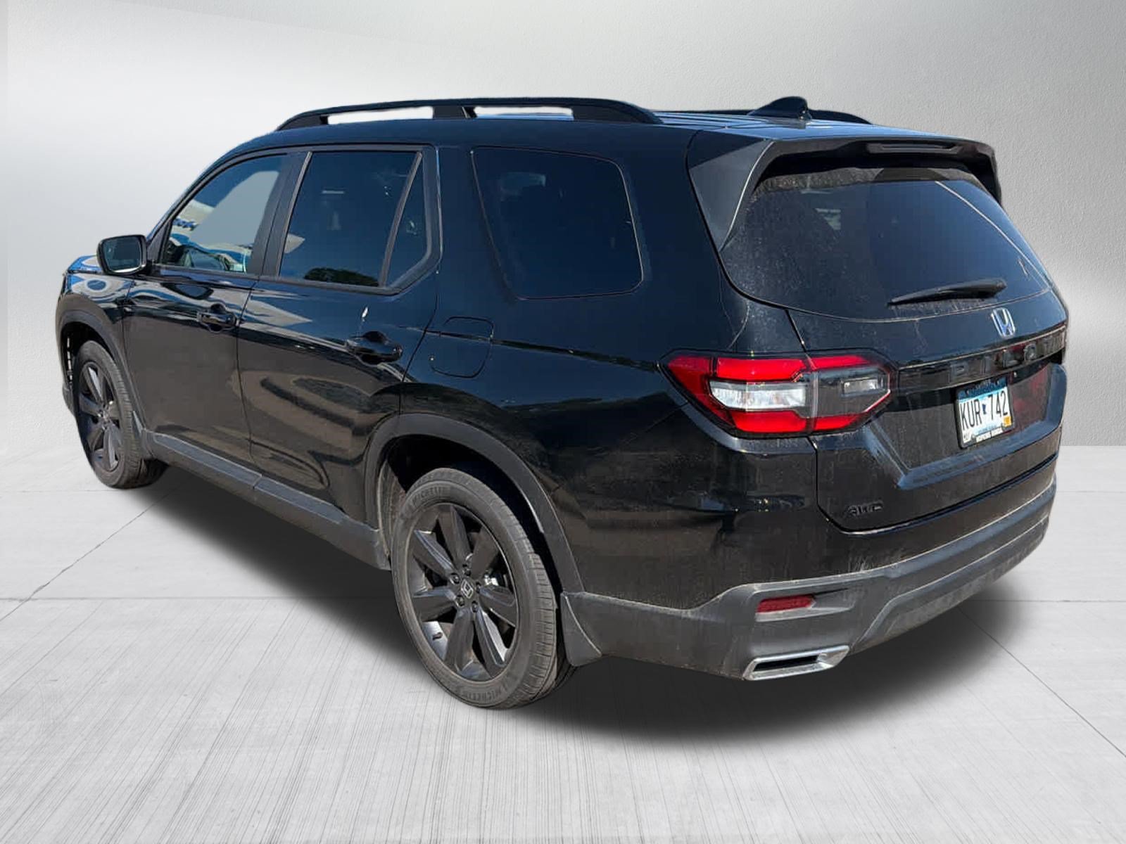 Used 2023 Honda Pilot Sport image 6