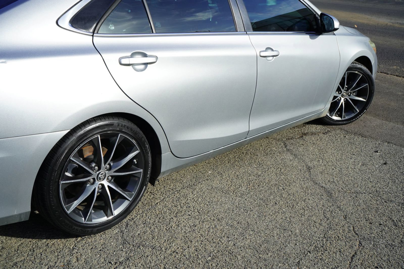 Used 2016 Toyota Camry XSE FWD image 7