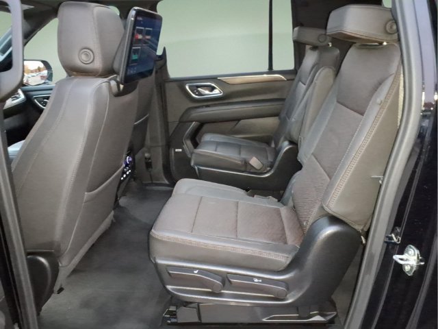 Used 2023 Chevrolet Suburban High Country w/ Premium Package AWD/4WD image 12