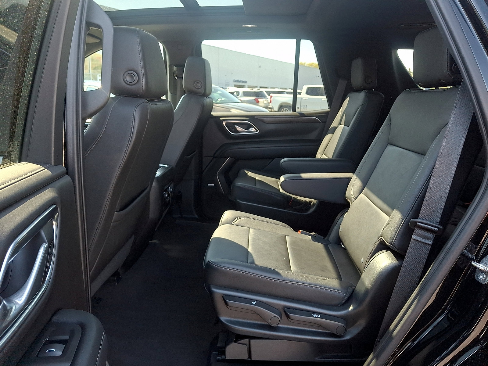 Certified 2022 Chevrolet Tahoe LT w/ LT Signature Package AWD/4WD image 11