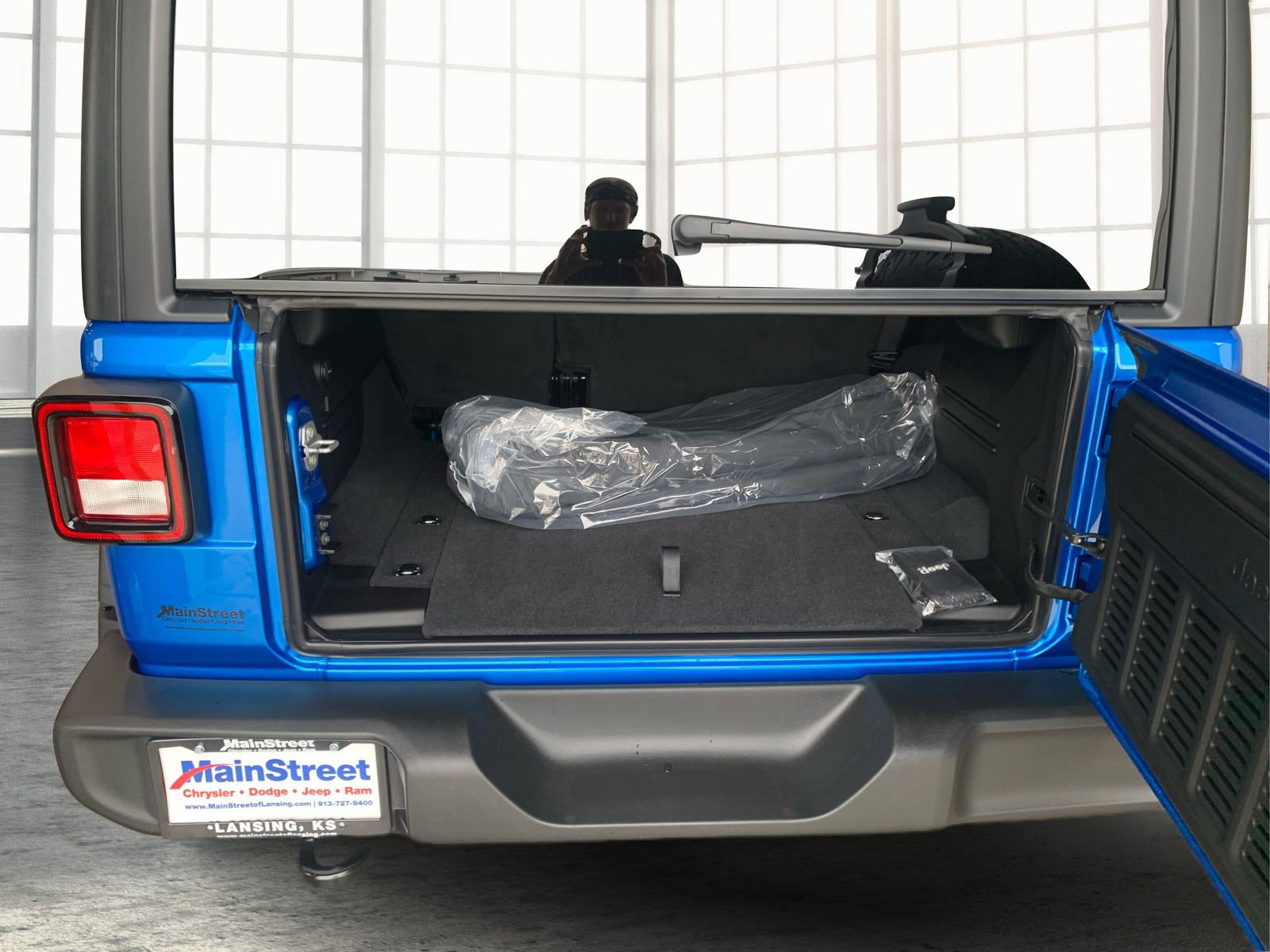 Used 2025 Jeep Wrangler Sport S image 12