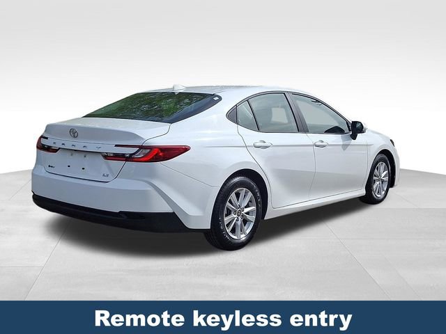 Used 2025 Toyota Camry LE FWD image 7