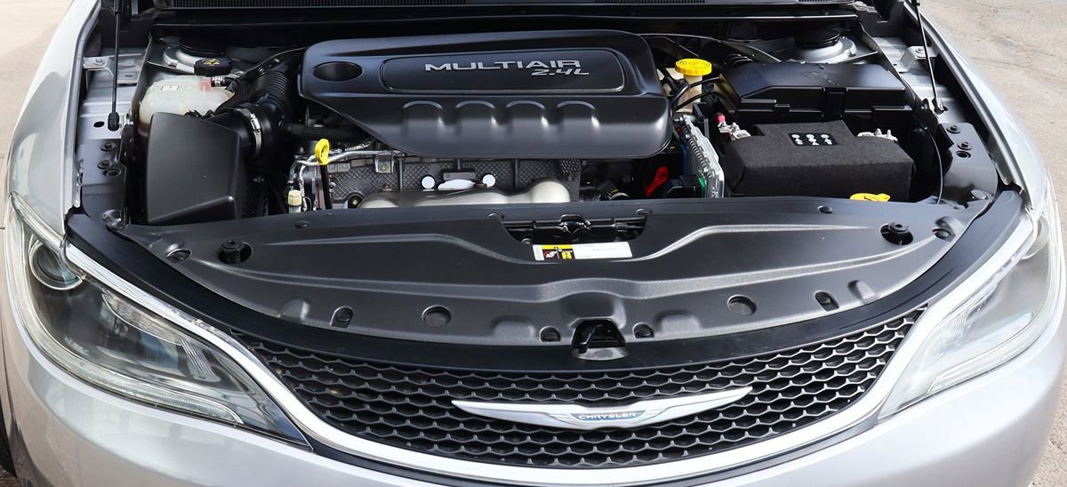 Used 2017 Chrysler 200 Limited Platinum image 59