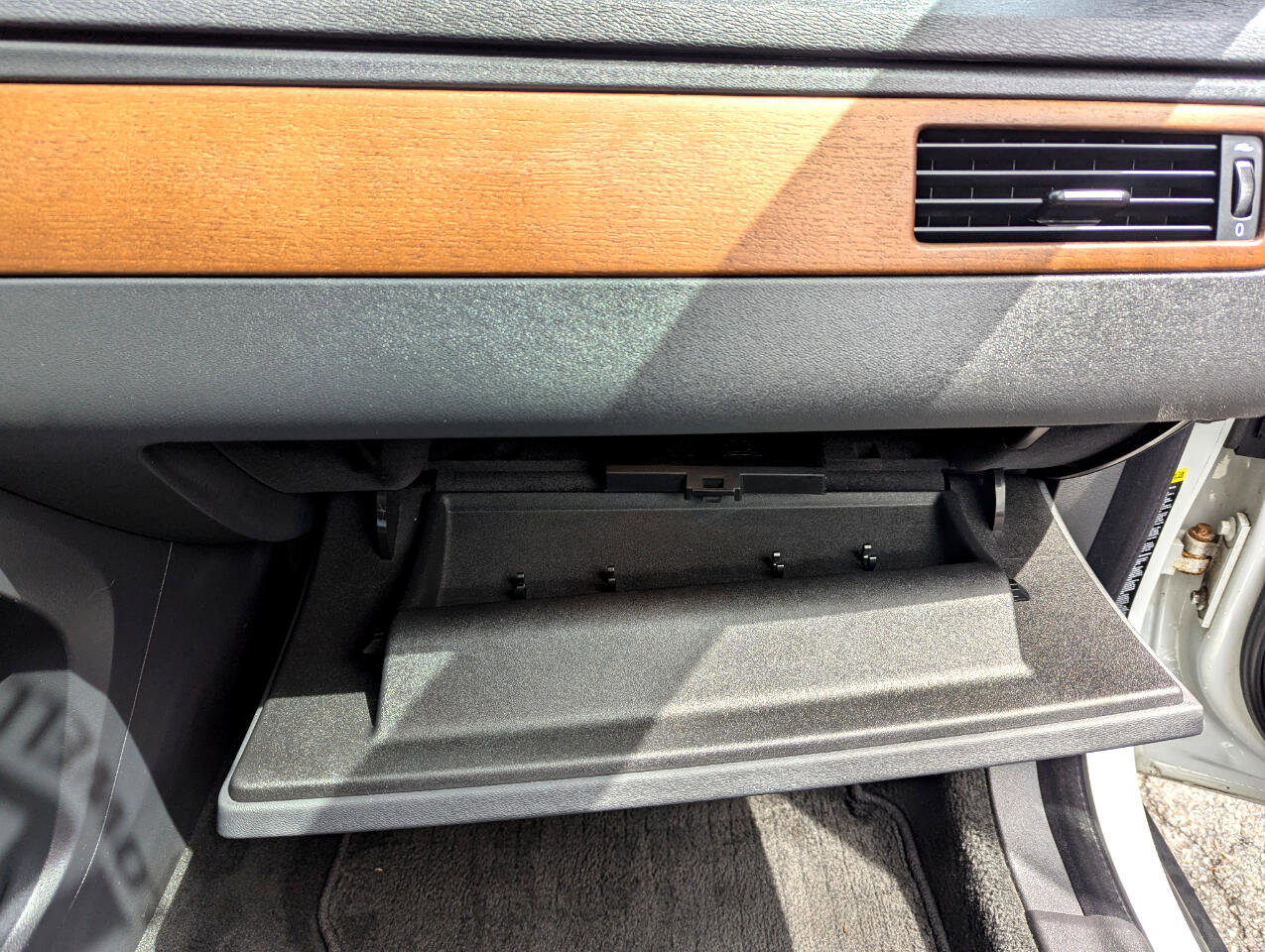 Used 2010 Volvo XC70 3.2 image 35