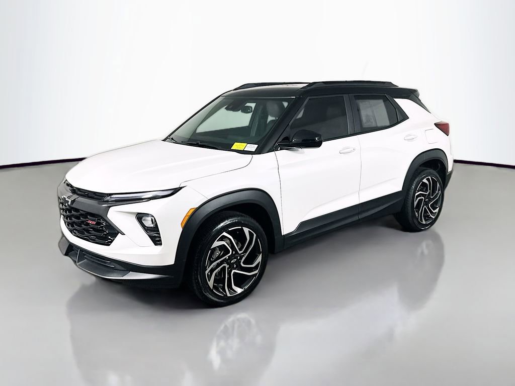 Used 2025 Chevrolet TrailBlazer RS w/ Convenience Package image 3