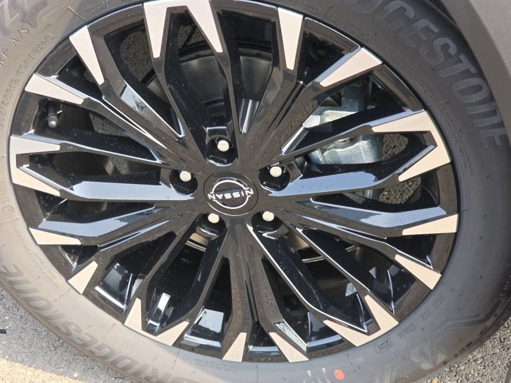 New 2026 Nissan Rogue Dark Armor AWD/4WD image 9