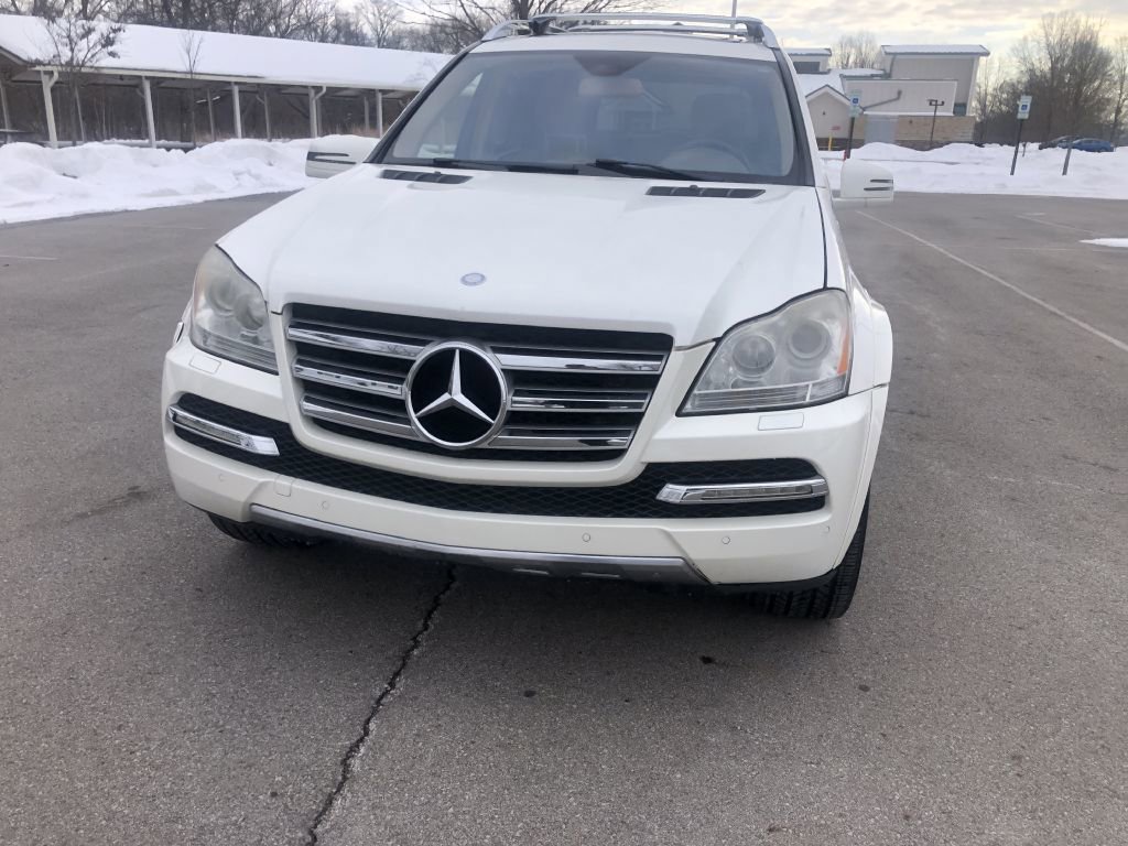 Used 2011 Mercedes-Benz GL 550 4MATIC image 5