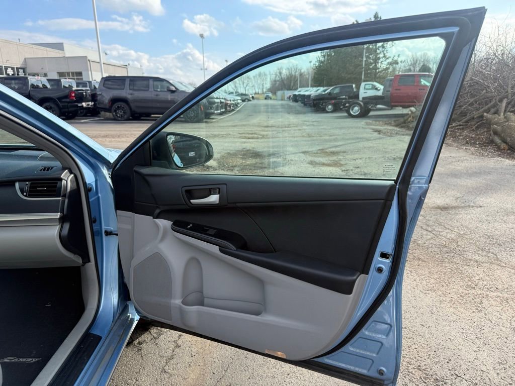 Used 2012 Toyota Camry LE image 45